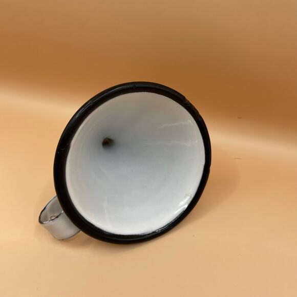 Vintage Enamel Funnel Black Trim Handle Metal Kitchen Collectable Decor Retro - Picture 3 of 10
